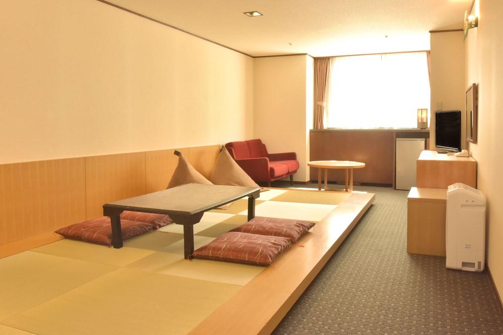 โรงแรมคันโรโนโมริ 3* นิเซโกะ