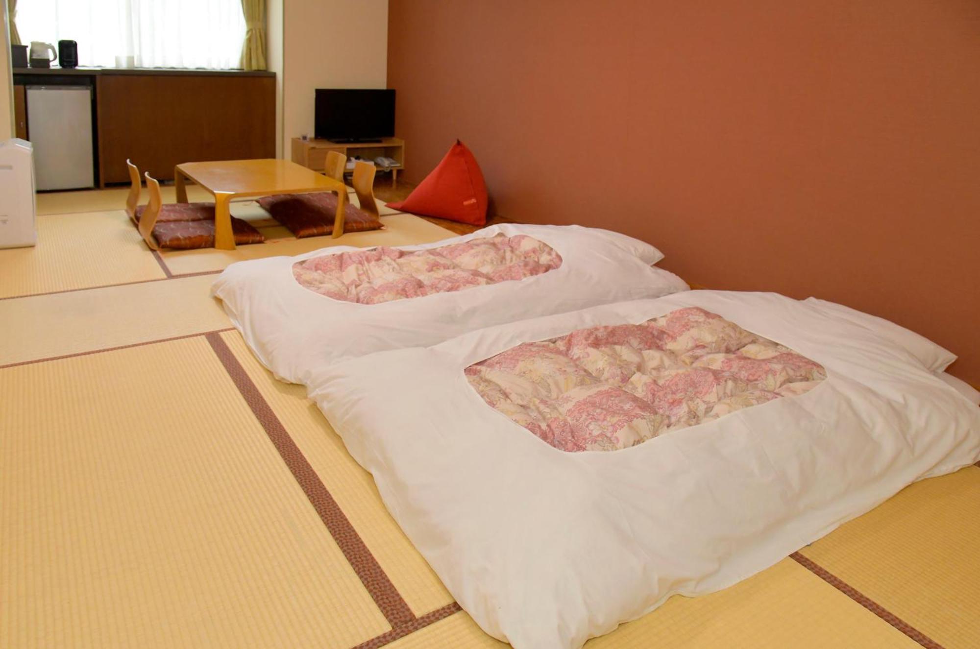 โรงแรมคันโรโนโมริ
