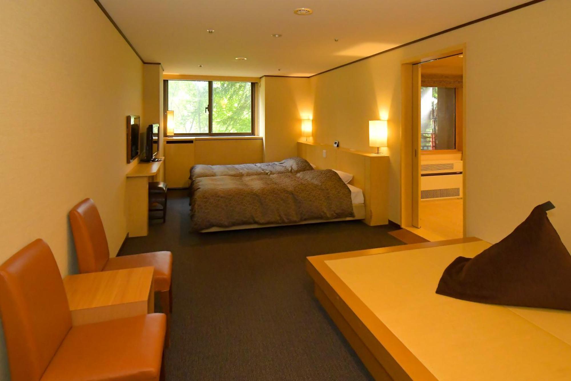 โรงแรมคันโรโนโมริ เรียวกัง 3*