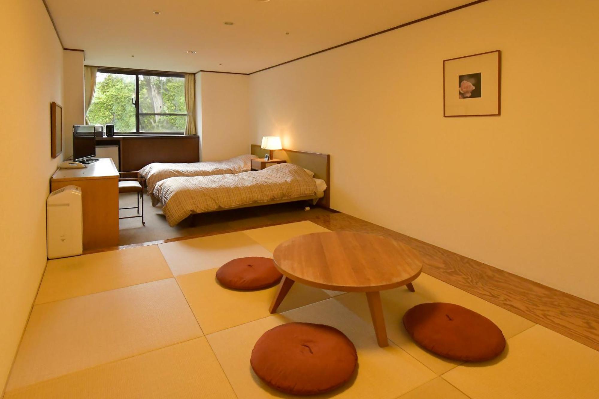 โรงแรมคันโรโนโมริ 3*